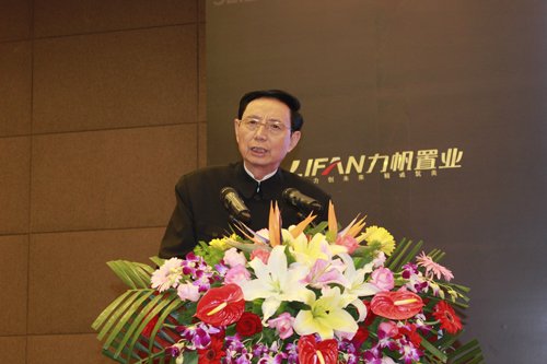 包含惊险斗法！重庆力帆紧揪青岛黄海保回春的词条